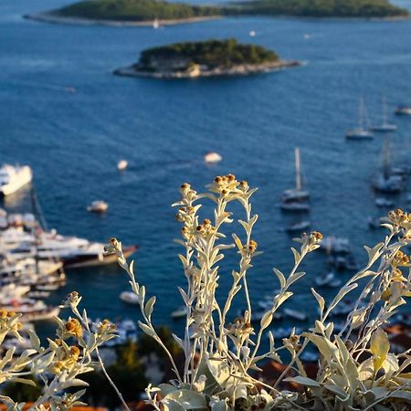 Feelhvar Along Bluelagoon Beach Хвар Екстериор снимка
